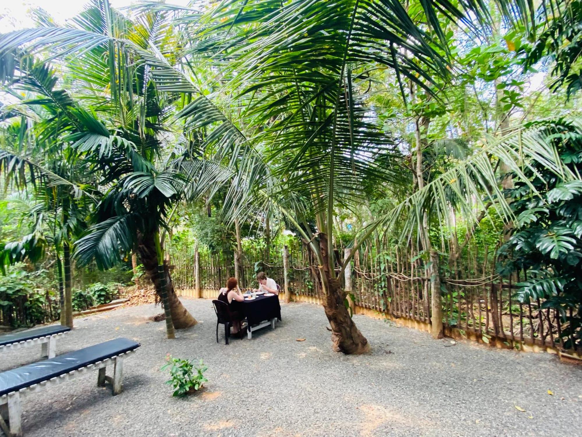 Leo Homestay Диквела Екстериор снимка