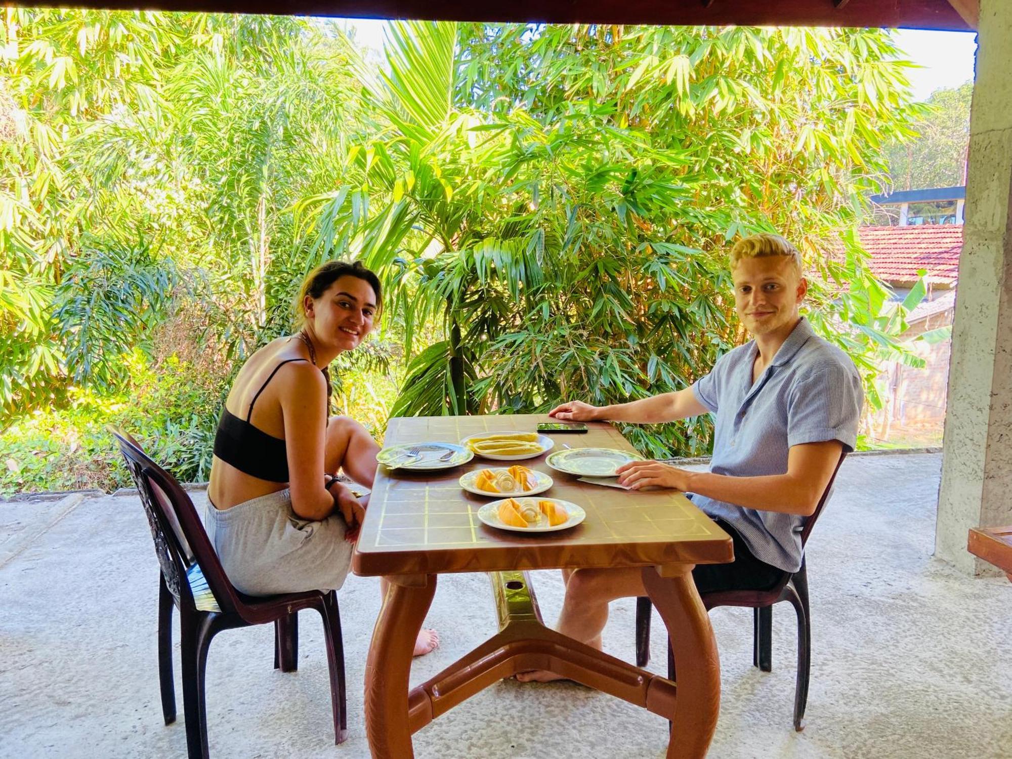 Leo Homestay Диквела Екстериор снимка