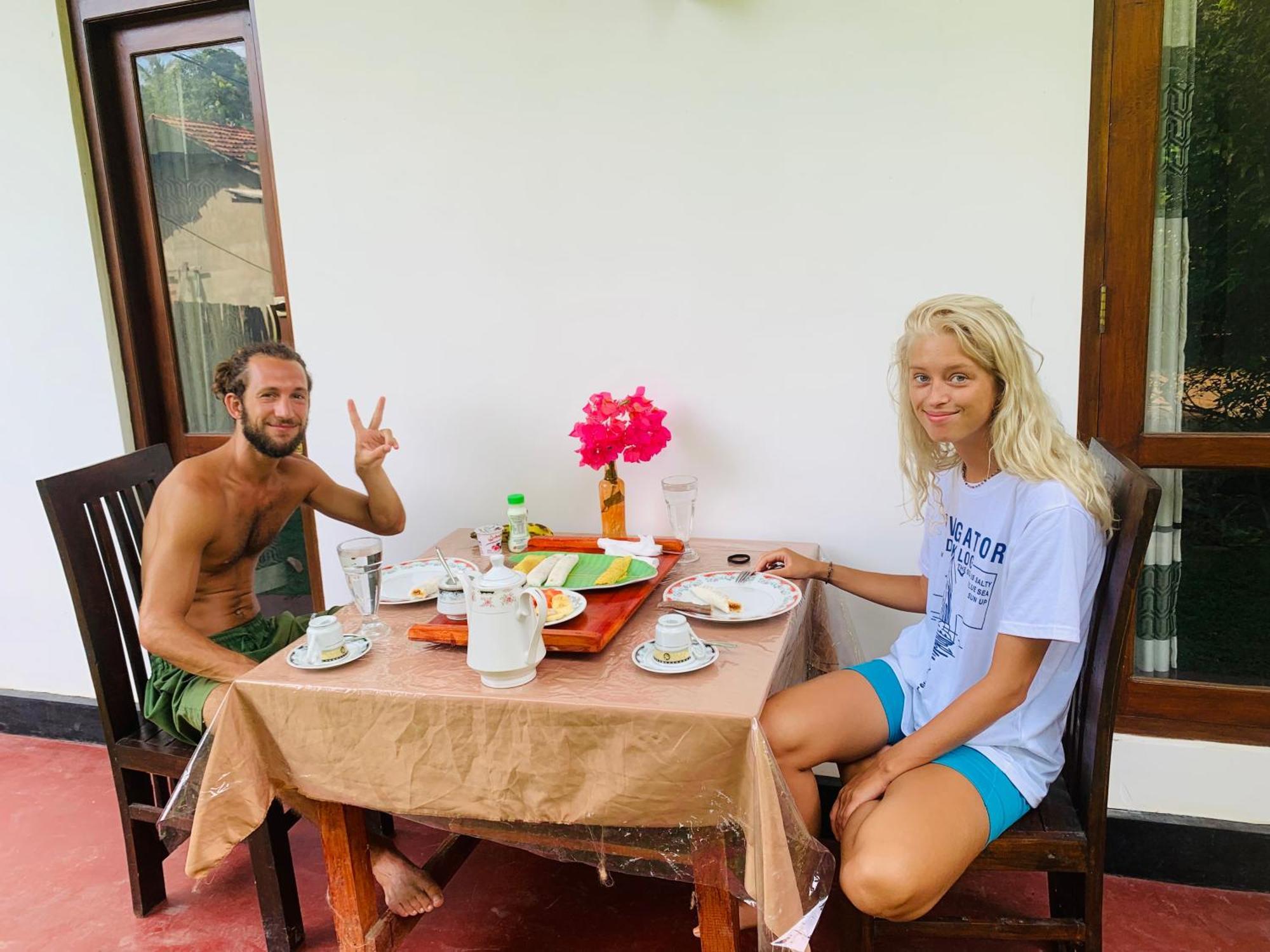 Leo Homestay Диквела Екстериор снимка