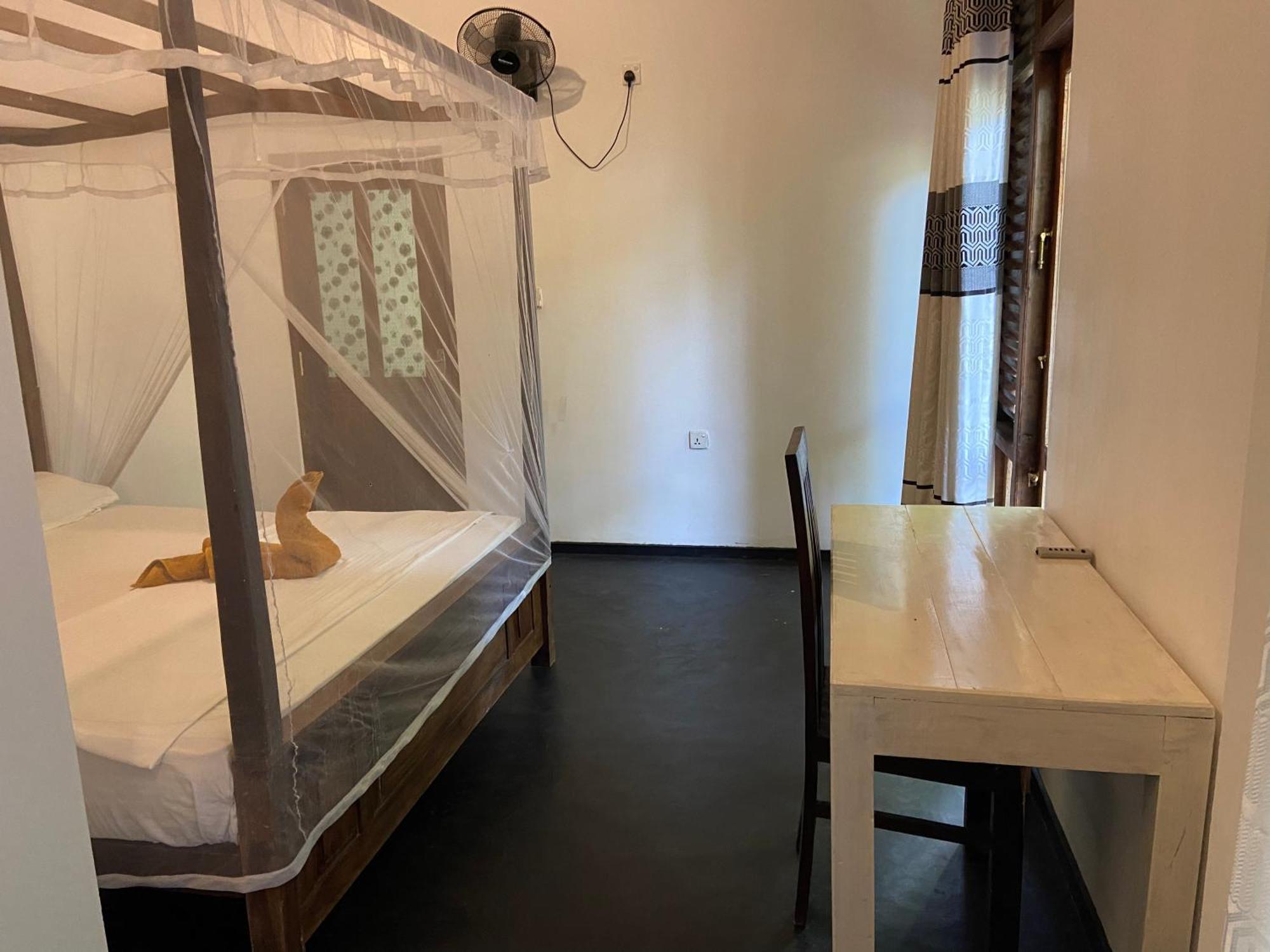 Leo Homestay Диквела Екстериор снимка