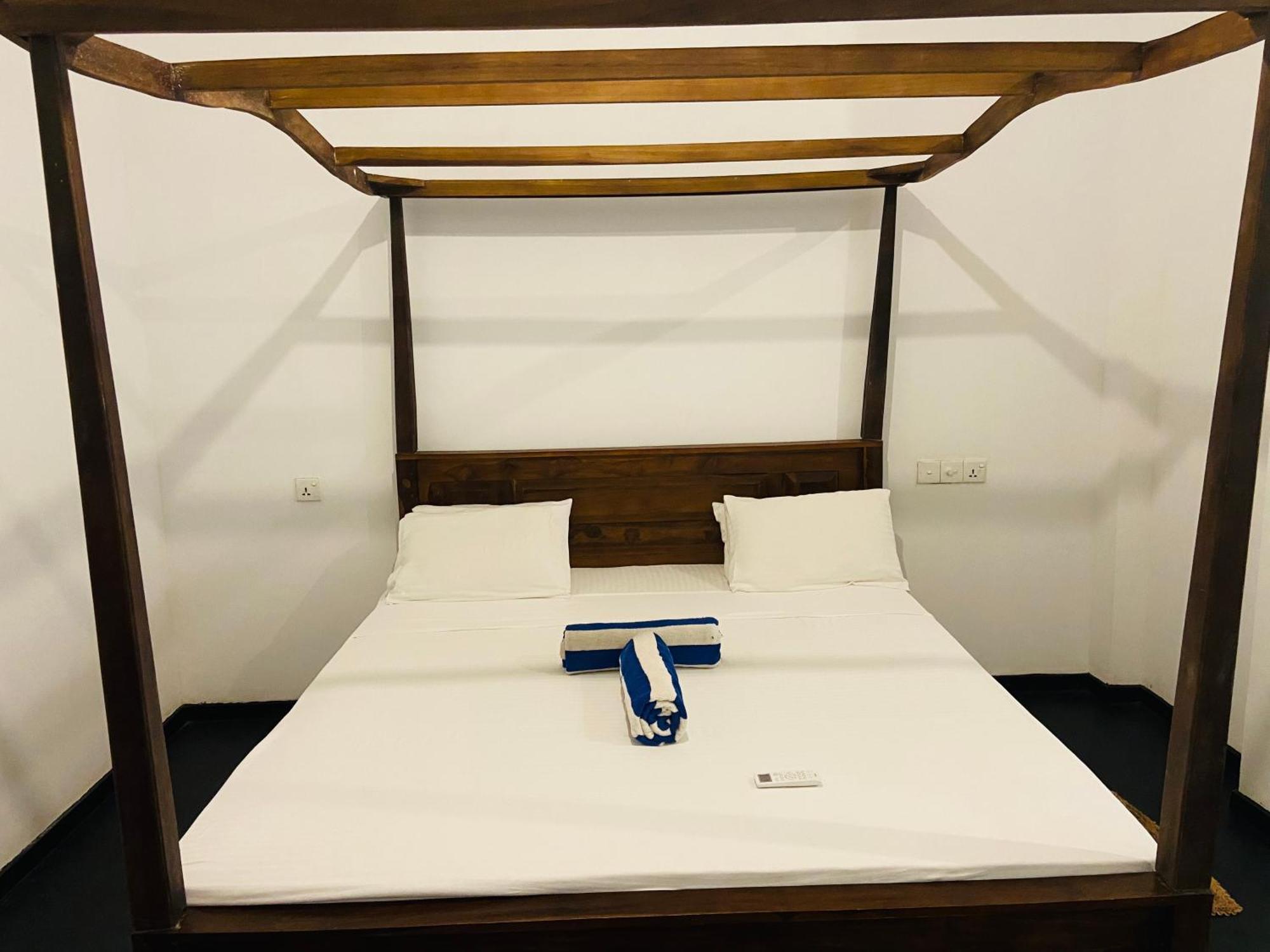 Leo Homestay Диквела Екстериор снимка