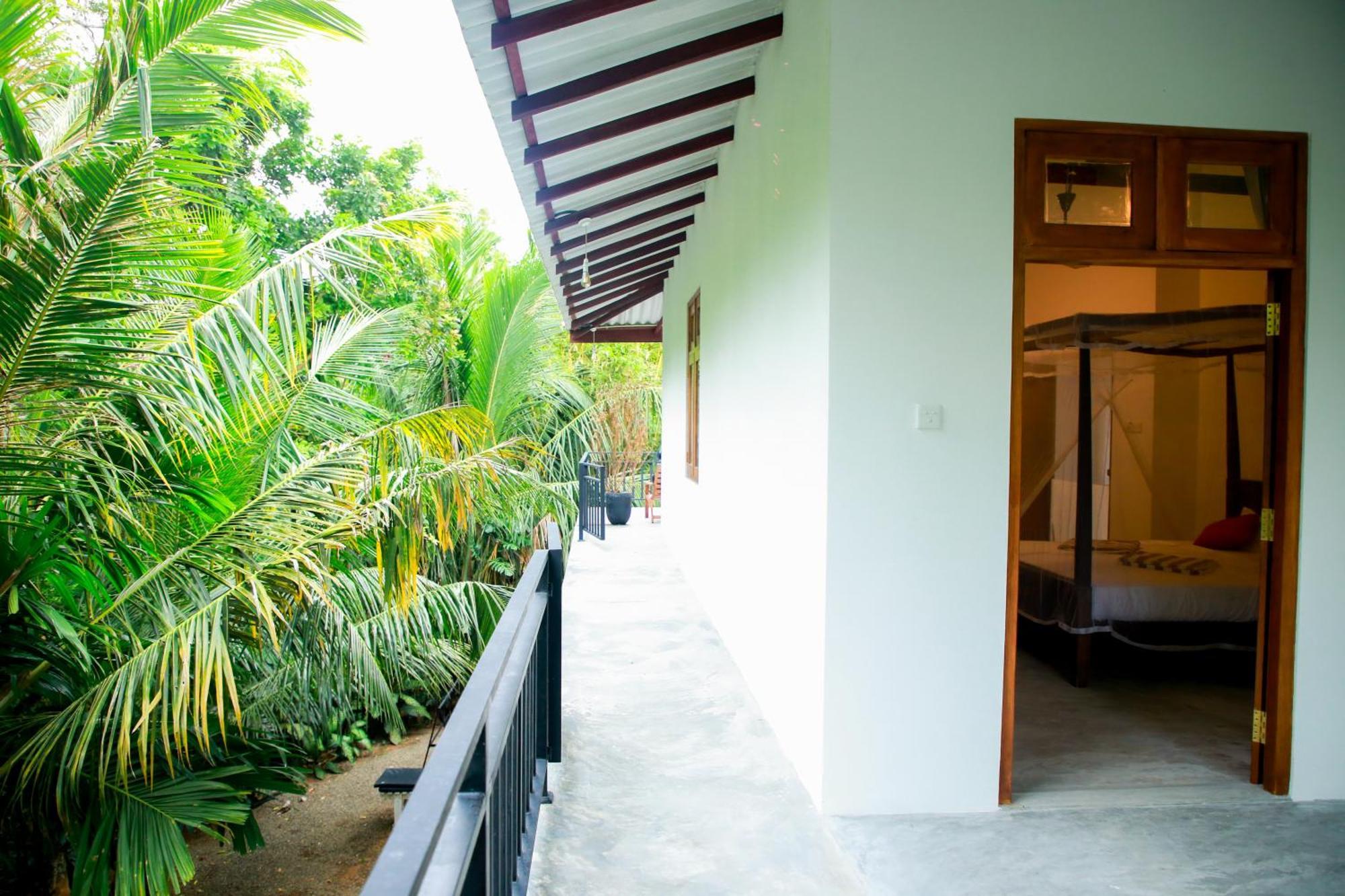 Leo Homestay Диквела Екстериор снимка
