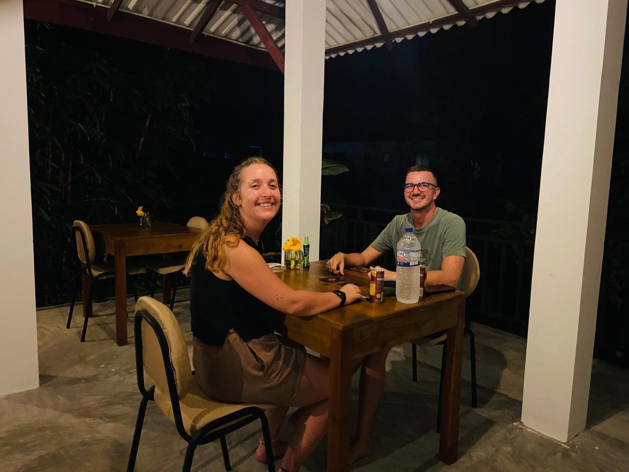 Leo Homestay Диквела Екстериор снимка